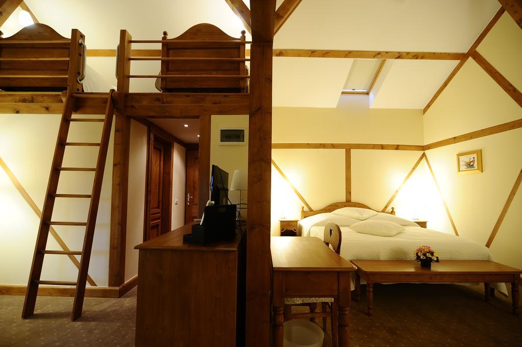 Pensiunea Tohanu Vechi Zărneşti Kamer foto
