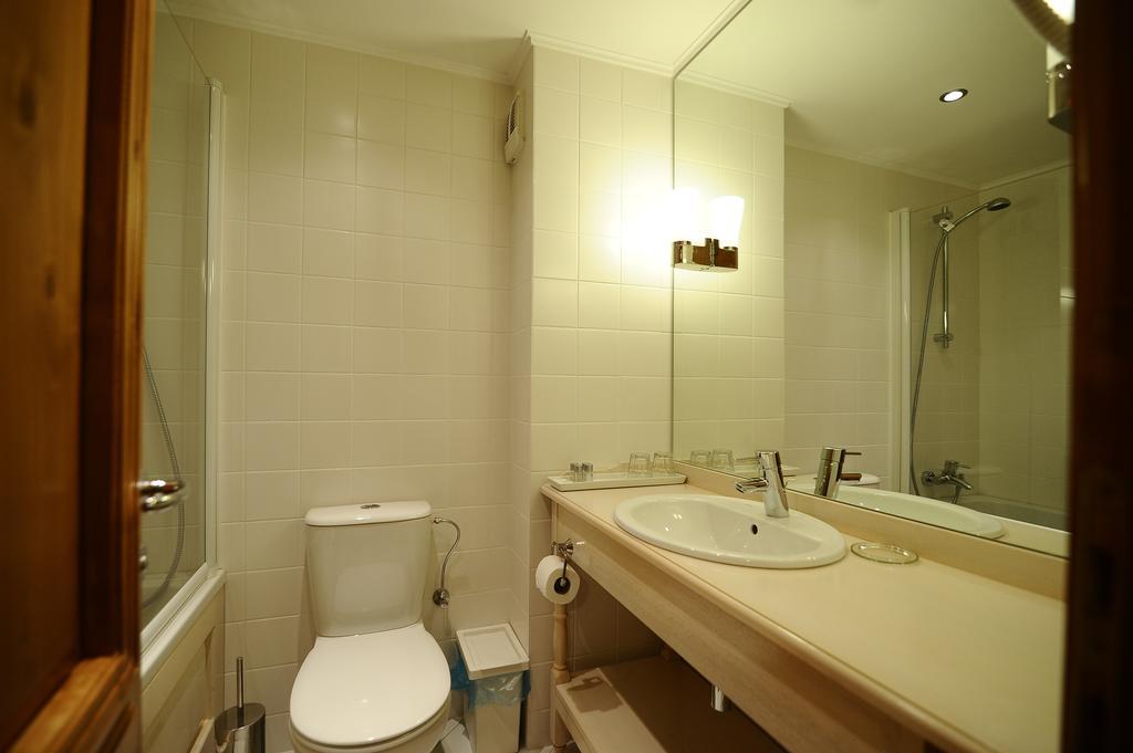 Pensiunea Tohanu Vechi Zărneşti Kamer foto
